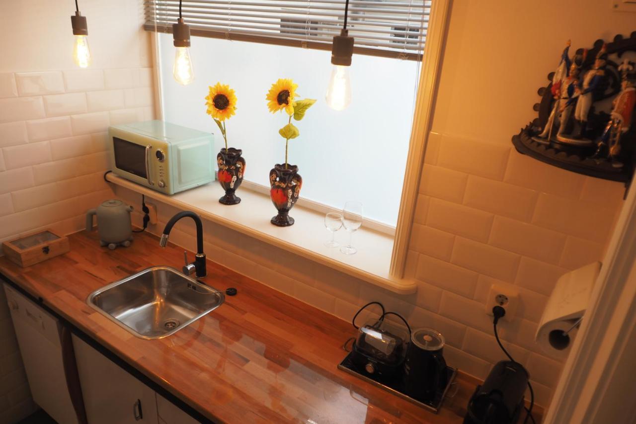 B&B Bureau Warmoesstraat 덴버크 외부 사진